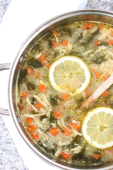 Quinoa Chicken Soup, Chicken Soup With Spinach, Lemon Chicken Quinoa, Meat Soups, Chicken Quinoa Soup, Soup With Spinach, Gluten Free Soup Recipes Glutenfree, Soup Dishes, Lemon Quinoa