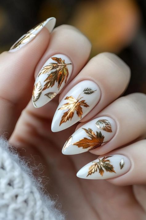 Looking for some stunning Thanksgiving nail ideas? Whether you prefer acrylic or fall colors, we've got you covered with the best designs for this festive season. From warm autumn hues to cute Thanksgiving patterns, there's a nail art style to suit every taste. Get inspired by these beautiful Thanksgiving nail designs and add a touch of seasonal flair to your look. Perfect for celebrating the holiday in style! Thanksgiving Almond Nails, Warm Nails, Thanksgiving Nail Ideas, Nail Art Simple, Thanksgiving Nail Designs, Thanksgiving Nail Art, Thanksgiving Nail, Autumn Nail, Smink Inspiration