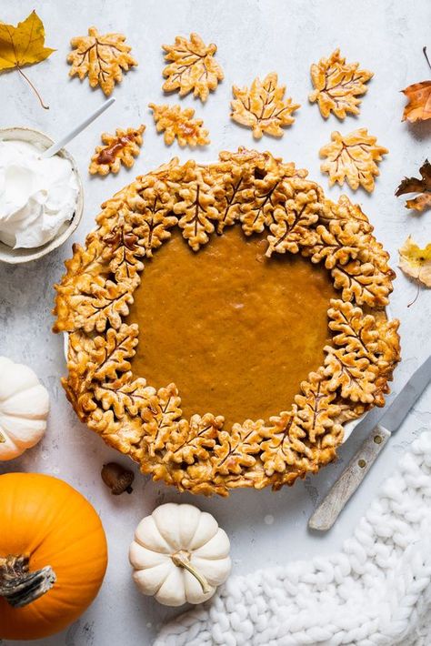 Bourbon Pumpkin Pie, Maple Pumpkin Pie, Maple Pumpkin, Thanksgiving Pies, Think Food, Pie Dough, Russian Recipes, Canned Pumpkin, Brown Butter