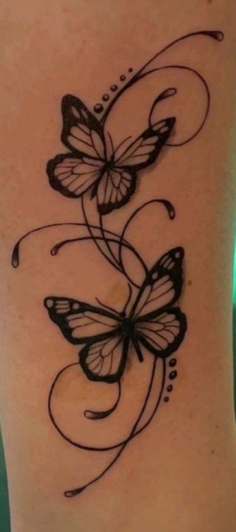 Vine Heart Tattoo, Vine Back Tattoo, Vine Tattoo, Ivy Vine, Vine Tattoos, Shoulder Tattoos, Discreet Tattoos, Heart Tattoo, Shoulder Tattoo