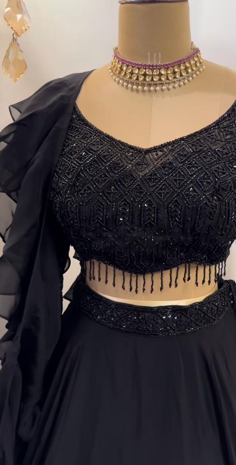 Black Blouse Designs For Lehenga, Black Lehenga Party Wear, Lehenga Patterns, Party Wear Lengha, Organza Anarkali, Blouse Inspiration, Black Lehenga Choli, Choli Design, Black Gowns