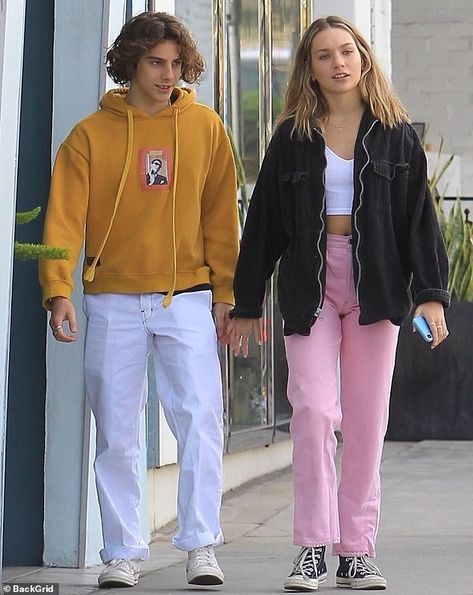 Maddie Ziegler Boyfriend, Australian Boyfriend, Eddie Benjamin, Maddie Ziegler Photoshoot, Shopping In La, University Outfit, Paparazzi Photos, Maddie Ziegler, Dance Moms