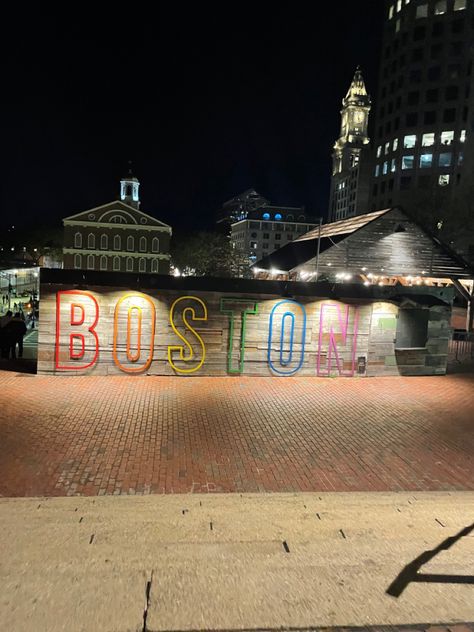 Boston Snapchat Story, Boston Night Aesthetic, Boston Massachusetts Aesthetic, Boston Quotes, Boston At Night, Boston Nightlife, Boston Bucket List, Massachusetts Aesthetic, Mfa Boston