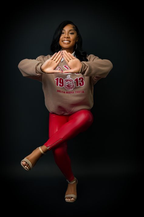 Delta Sorority Photoshoot, Dst Photoshoot Ideas, Delta Sigma Theta Sorority Photoshoot Ideas, Dst Outfits, Dst Photoshoot, Delta Sigma Theta Photoshoot, Delta Photoshoot, Sorority Graduation, Sorority Photoshoot