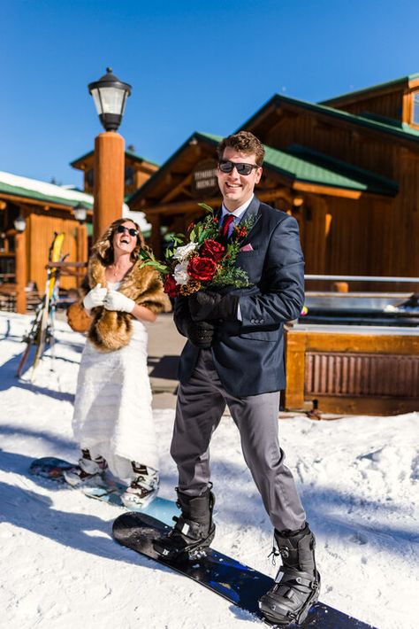 bride-and-groom-on-snowboards-with-bouquet-at-keystone-by-colorado-ski-wedding-photographer Snowboarding Wedding, Ski Mountain Wedding, Ski Elopement, Snowboard Wedding, Exchanging Rings, Colorado Snowboarding, Suit And Dress, Ski Wedding, Bird Day