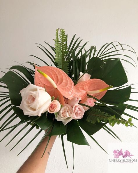 Anthurium Bridesmaid Bouquet, Anthurium Flower Bouquet, Beach Bridal Bouquet, Weddings At The Beach, Anthurium Arrangement, Anthurium Bouquet, Tropical Flowers Bouquet, Tropical Wedding Bouquets, Tropical Bouquet