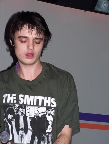 Pete Doherty + The Smiths The Smiths Band, The Smiths T Shirt, Peter Doherty, Carl Barat, Pete Doherty, The Smiths Morrissey, Johnny Marr, Bloc Party, Paul Weller