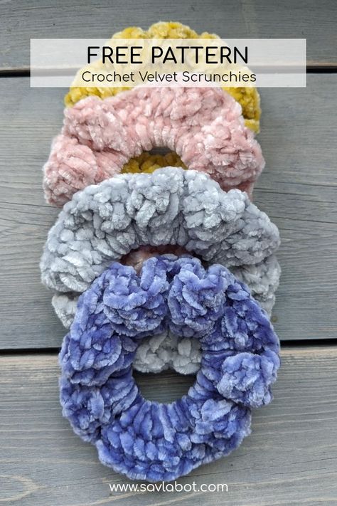 Bernat Crushed Velvet Crochet Patterns, Scrunchie Pattern, Pola Topi, Crochet Scrunchies, Crochet Hair Accessories, Velvet Scrunchie, Beginner Crochet Projects, Quick Crochet, Double Crochet Stitch