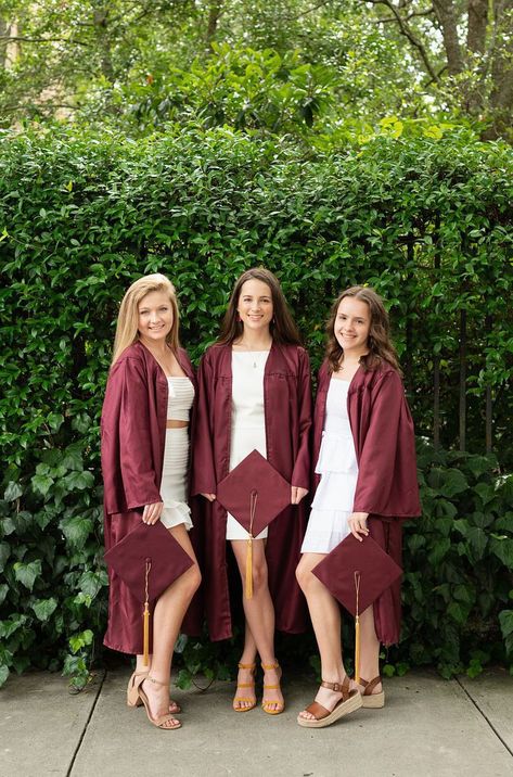 Cap And Gown Photos With Friends, Group Cap And Gown Pictures, Graduation With Friends, Cap Gown Photos, Gown Poses, Graduation Outfit College, Cap And Gown Photos, Cap And Gown Pictures, Downtown Charleston Sc