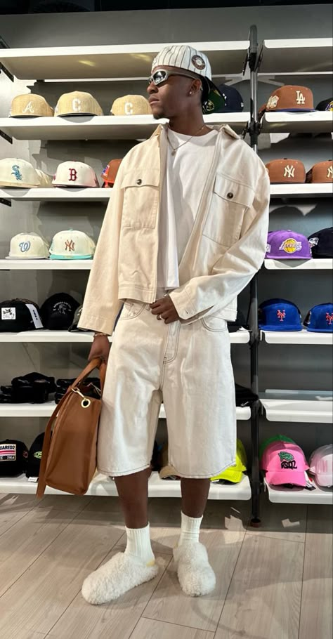 Calm Luh Fit Men, Miami Streetwear, All White Mens Outfit, Streetwear Outfit Ideas, Mens Bags Fashion, Aesthetic Outfits Men, Boho Men, Archive Fashion, Street Style Outfits Men