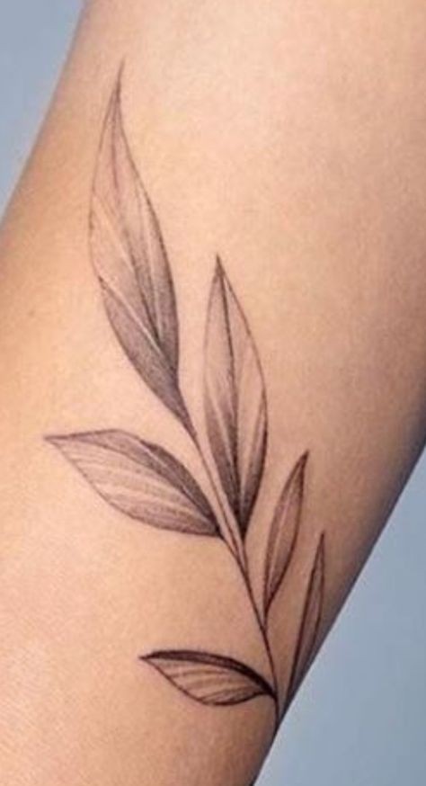 Tiny Vine Tattoo, Small Leaves Tattoo, Blatt Tattoos, Flower Vine Tattoos, Around Arm Tattoo, Mom Tattoo, Vine Tattoos, Collar Bone, Hand Wrist