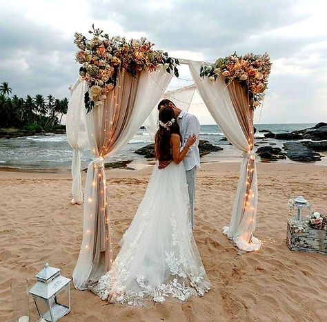 Travel Wagon, Beach Wedding Pics, Small Beach Weddings, Beach Wedding Ceremony, Simple Beach Wedding, Wedding Archway, Dream Beach Wedding, Beachy Wedding, Madison Wedding