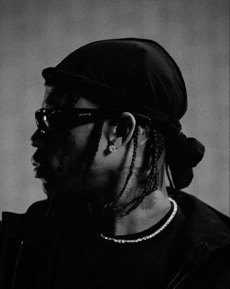 📸: @jzuger Travis Scott Black And White, Travis Scott Icon, City Life Aesthetic, Rap Album Covers, Rap Albums, Black And White Portraits, Travis Scott, الرسومات اللطيفة, Future Husband