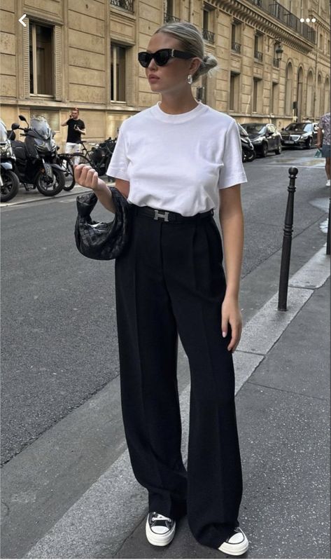 Wide Leg Pant Outfit, Black Trousers Outfit, Black Pants Outfit, Converse Outfits, Wide Leg Pants Outfit, Leg Pants Outfit, Skandinavian Fashion, Pants Outfit Casual, Corporate Outfits