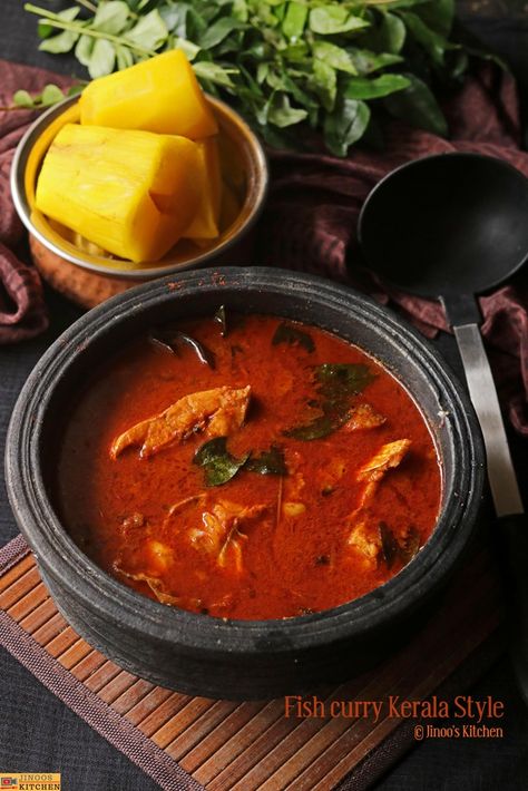 Fish Kulambu, Nonveg Recipes, Indian Fish Recipes, Kerala Fish Curry, Curry Fish, Kerala Recipes, Fish Curry Recipe, Fish Varieties, Veg Food