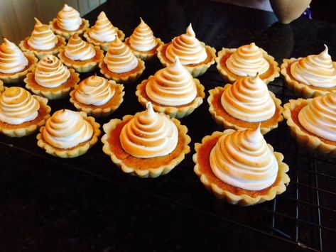 Sweet Potato Pies, Marshmallow Meringue, Sweet Potato Cheesecake, California Bay Area, Sweet Potato Pies Recipes, Tart Dessert, Pumpkin Pies, Gourmet Cupcakes, Thanksgiving Treats