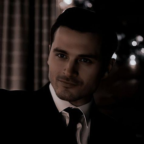 Enzo St John, Enzo Vampire Diaries, Enzo Tvd, Michael Malarkey, Miss X, Hot Vampires, Vampire Diaries Guys, Men Kissing, Mystic Falls