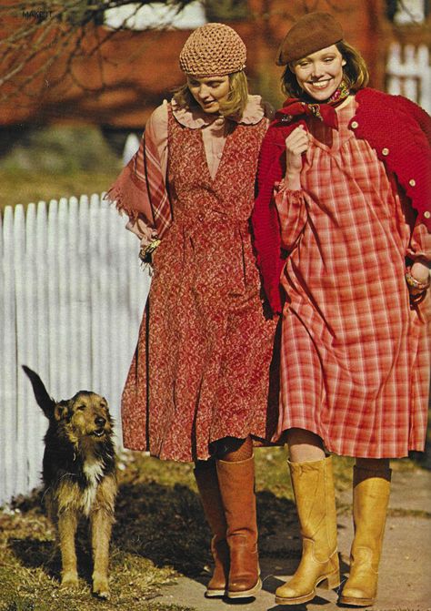 July 1975. 'Country colors go to town this fall in a mix of marvelous shades.' Vintage Seventeen Magazine, Vintage Fashion 70s, Seventeen Magazine Fashion, Just Seventeen, 70 Fashion, 60s 70s Fashion, Fashion 70s, 60s And 70s Fashion, Seventies Fashion