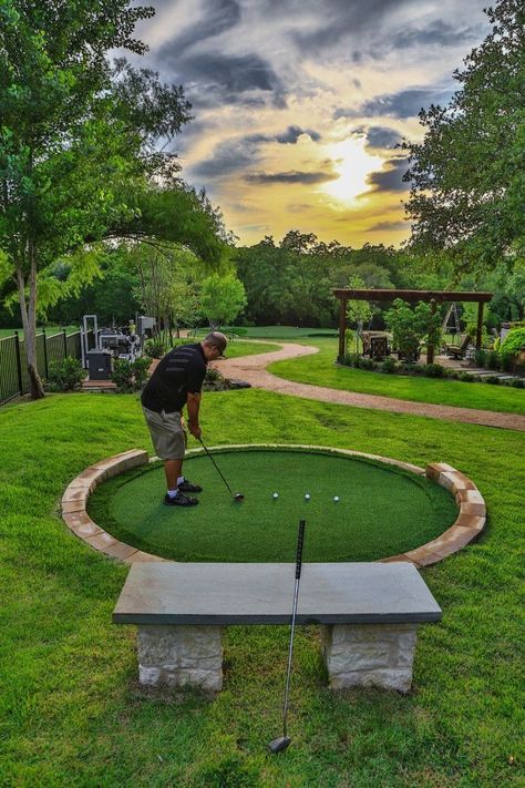 Backyard Golf, Green Backyard, Golf Diy, Golf Chipping, Golf Green, Golf Drills, Modern Backyard, Backyard Inspo, Backyard Garden Design