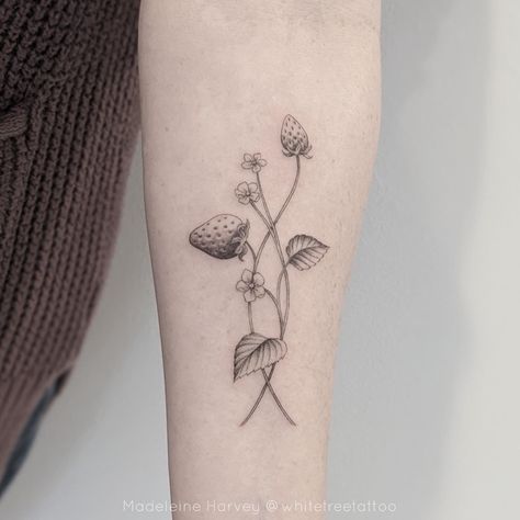 Fine Line Strawberry Tattoo, Wild Strawberry Tattoo, Strawberry Flower Tattoo, Cutesy Tattoos, Strawberry Tattoos, 77 Tattoo, Strawberry Tattoo, Ankle Tattoo Designs, Cute Tats