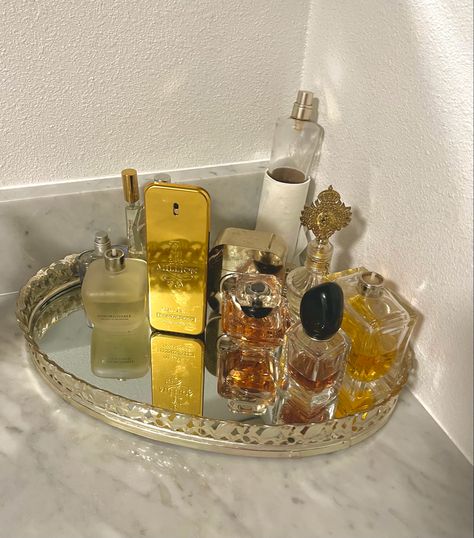 Coquette French, Tray Aesthetic, Aesthetic Bedroom Ideas, Beauty Room Decor, French Perfume, Perfume Tray, Aesthetic Coquette, Trinket Tray, Beauty Room