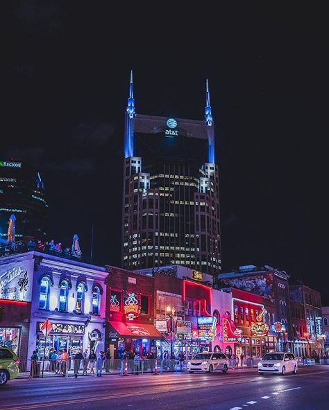 Photo by: @greglipps Nashville Wallpaper, Skyline Wallpaper, Nashville Downtown, City Life Photography, 2023 Mood, Nashville Skyline, Nashville Trip, Big Cities, Usa Baby