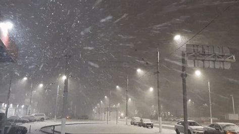 Schnee Gif, Snow Gif, Snow Night, Winter City, Night Gif, Under Your Spell, Kurosaki Ichigo, I Love Winter, Dark City