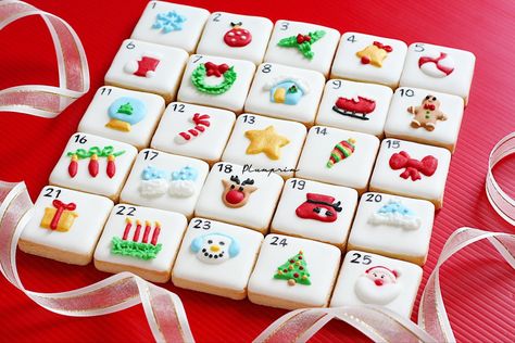 Christmas Cookie Frosting, Christmas Sugar Cookies Decorated, Christmas Cookie Box, Cute Christmas Cookies, Christmas Gingerbread Cookies, Cookie Christmas, Christmas Cake Designs, Christmas Biscuits, Sugar Cookie Royal Icing