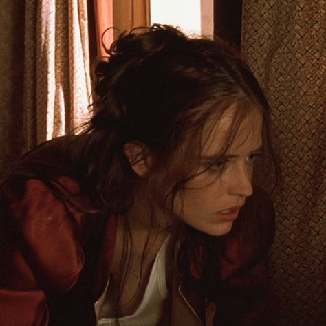 Eva Green - Isabelle The Dreamers Isabelle, The Dreamers Movie Eva Green, Eva Green Dreamers, The Dreamers 2003, Playlist Ideas, Female Power, Arte Van Gogh, Wuthering Heights, Eva Green