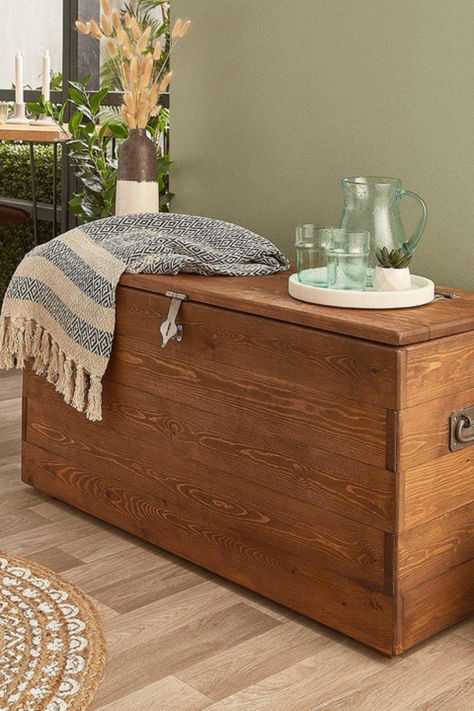 Crochet Christmas Blanket, Wooden Blanket Box, Chest Decor, Solid Wood Bedroom Furniture, Wooden Bedroom Furniture, Wooden Trunks, Wood Bedroom Furniture, Wooden Bedroom, Wood Trunk