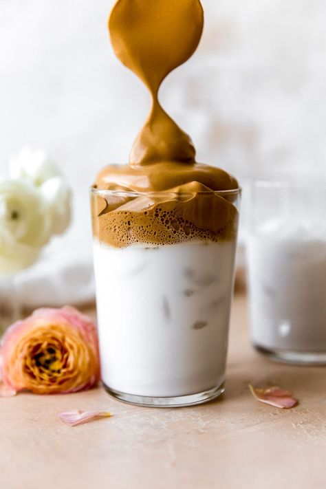 Iced Coconut Whipped Coffee-4 Drinks Breakfast, Post Background, Make Iced Coffee, Coconut Milk Coffee, Espresso Martini Recipe, Best Iced Coffee, Whipped Coffee, How To Make Ice Coffee, Coffee Ideas