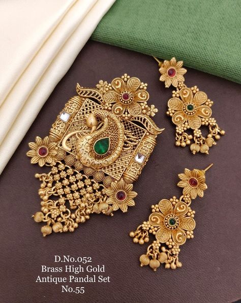 Square Mangalsutra Pendant Gold, Antique Pendal Set Design In Gold, Pendal Set Design In Gold, Pendal Set, Antique Pendent, Gold Pendant Designs, Mangalsutra Pendant, Pendent Set, Diamond Jewelry Earrings