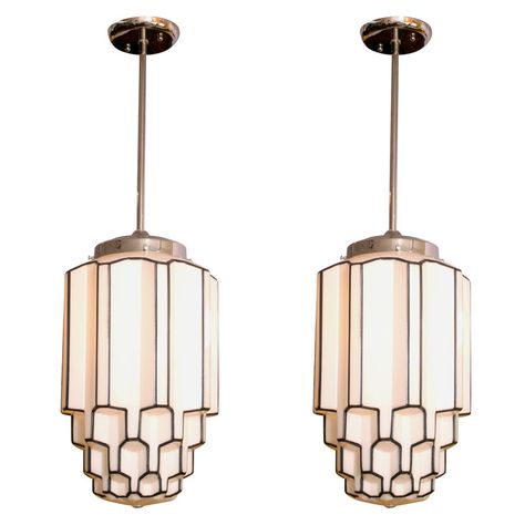 art deco lighting-great detail, but not fussy Modern Art Deco Furniture, Art Deco Ceiling Light, Art Deco Ceiling, Motif Art Deco, Deco Luminaire, Architecture Ideas, Deco Originale, Art Deco Lighting, Black Ceiling