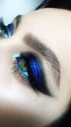 Blue Vampire Makeup, Black And Blue Makeup, Dark Blue Eye Makeup, Blue Goth Makeup, Colorful Goth Makeup, Eye Makeup For Small Eyes, Dark Blue Makeup, Makeup For Small Eyes, Small Eyes