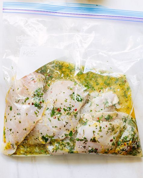 Baked Marinated Chicken Breast, Rosemary Chicken Marinade, Marinated Chicken Breast Recipes, Lemon Herb Chicken Breast, Lemon Garlic Chicken Breast, Garlic Chicken Marinade, Herb Roasted Chicken Breast, Lemon Chicken Marinade, Chicken Breast Marinade Recipes