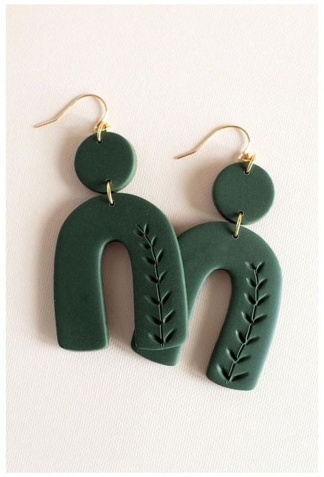 30 CLAY EARRINGS DIY - valemoods Green Polymer Clay Earrings, Polymer Clay Flower Jewelry, Diy Earrings Polymer Clay, Polymer Clay Jewelry Tutorials, Handmade Clay Jewelry, Tanah Liat, Polymer Earrings, Polymer Clay Diy, Polymer Clay Jewelry Diy