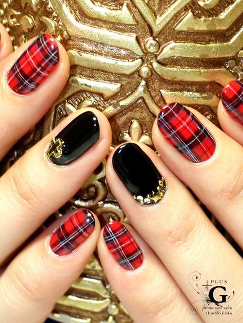 Winter Wedding Nails, Dogs Nails, Argyle Nails, Plaid Nail Art, Sharp Claws, Plaid Nails, Christmas Nail Art Designs, Nail Art Wedding, Winter Nail Art