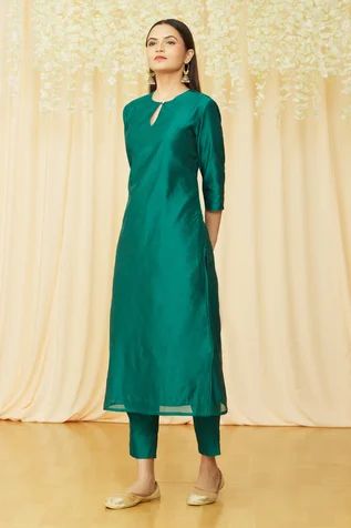 Plain Green Kurti Design, Plain Kurta Sets For Women, Plain Silk Kurti Designs Latest, Chudi Designs, Diy Dressing, Plain Kurti Designs, Dress Designs For Stitching, Plain Kurta, Plain Kurti