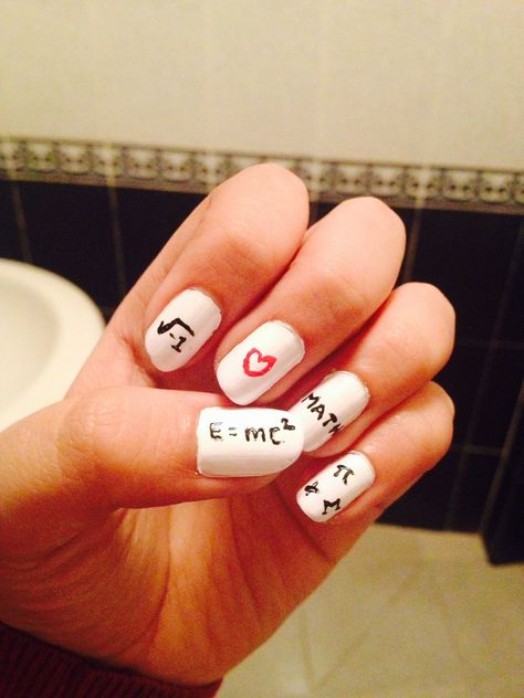 I <3 math Math Nails, Nails Xmas, Anime Nails, Colorful Nails, Short Nail Designs, Crafty Ideas, Short Nails, Nail Colors, Nail Designs