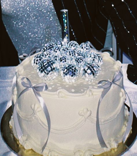 Birthday cake mirrorball Mirror Ball Birthday Cake, Mirrorball Birthday Cake, Mirrorball Birthday Party, Cake With Disco Ball, Mirror Ball Birthday, Mirrorball Birthday, Disco Ball Birthday Cake, Mirror Ball Cake, Aesthetic Birthday Cake Ideas