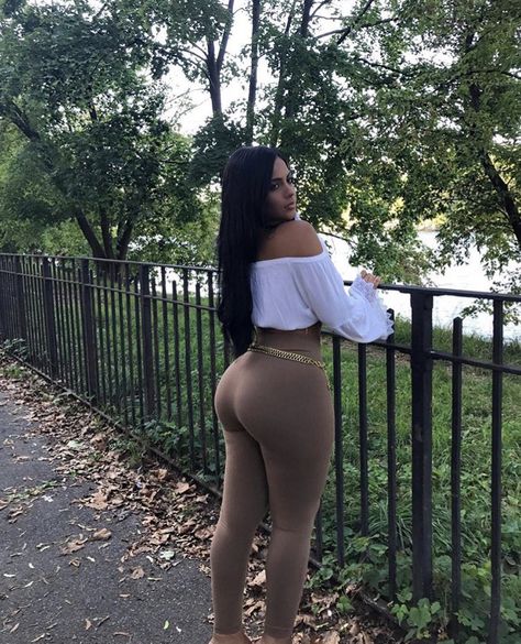 Ashley Ortiz, Hot Jeans, Brunette Girl, Girl Swag, Ash, A Woman, Outfit Inspirations, Pants, Trousers