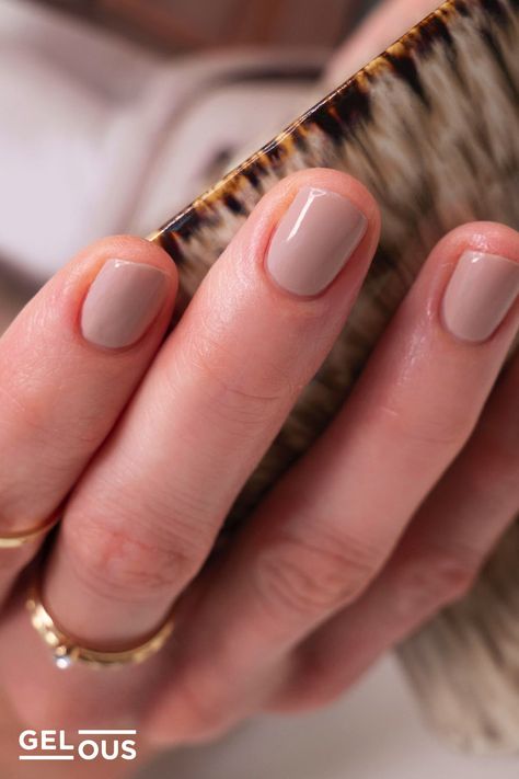 Our 8 Favourite Nude Gel Nail Polishes - That's the Clay It Is Gel Nail Polish - photographed on model Warm Nude Nails, Caramel Nails, Diy Gel Manicure, Taupe Nails, Gel Manicure At Home, Gel Nail Polish Colors, Gel Nails At Home, Nude Nail Polish, Nude Nail