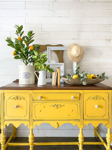 Welcome summer with these EASY entryway decor tips! #entryway #mantel #summerdecor #summertime #summerhomedecor #lemons #lemondecor #lemonhomedecor #yellowbuffet Yellow Vintage Furniture, Entryway Ideas Colorful, Yellow Furniture Living Room, Colorful Entryway Ideas, Summer Entryway Decor, Lemon Furniture, Yellow Farmhouse Decor, Yellow Painted Furniture, Fake Home