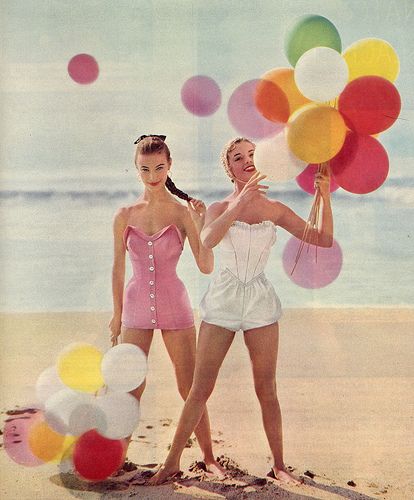 vintage seventeen magazine. Retro Swimwear, Vintage Bathing Suits, Vintage Swim, Look Retro, Vintage Swimwear, Retro Mode, Photo Vintage, Jolie Photo, Miss Dior