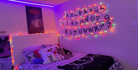 Stranger Things Room Decor, Stranger Things Room, Stranger Things Wall, Stranger Things Halloween Party, Stranger Things Theme, Stranger Things Merch, Stranger Things Halloween, Stranger Things Actors, Rainbow Room