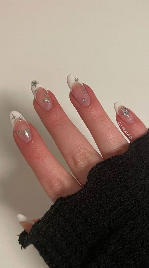 Almond French Tip Nails With Line Under, Star Manicure Ideas, Star Themed Nails Y2k, French Tip Nails With Design Y2k, Clear Star Nails Acrylic, Y2k Nails With Stars, French Nail With Star, French Tip And Design Nails, Star Nail Art Y2k