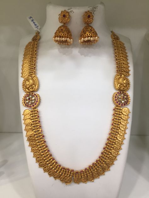 Gold Big Necklace Designs, Joy Alukkas Jewellery Necklace, Kasulu Peru Designs, South Indian Jewellery Necklace Set, South Indian Gold Jewellery, Kasula Peru, Jewellery Choker, Gold Jewels Design, Gold Bridal Necklace