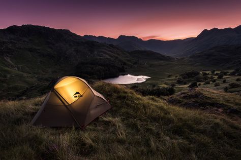 Camping above Blea Tarn | por richjjones Camping Scotland, Camping In England, Camping Uk, Lake Camping, Wild Camp, Wild Camping, Camping Lovers, Camping Spots, Natural Scenery