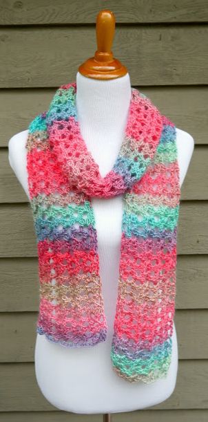 Island Lace Crochet Scarf | The sunset coloring of this easy crochet scarf pattern is so compelling, and it's a perfect summer scarf to boot! Crochet Lace Scarf Pattern, Crochet Scarf For Beginners, Simple Scarf Crochet Pattern, Crochet Lace Scarf, Crocheted Scarf, Crochet Scarf Pattern Free, Crochet Lace Pattern, All Free Crochet, Crochet Simple