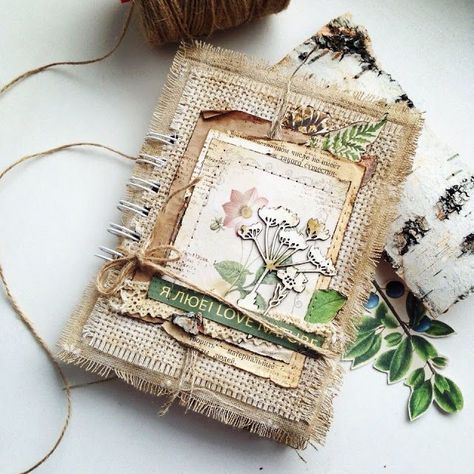 Nature Junk Journal, Junk Journal Covers, Journal Nature, Fabric Books, Journal Handmade, Altered Book Art, Junk Journal Ideas, Fabric Journals, Mini Journal